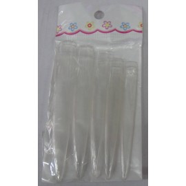 Uñas largas transparentes stilleto